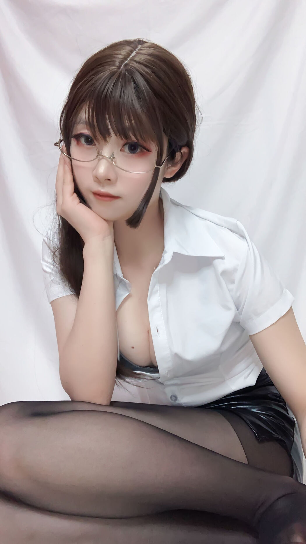 [Internet celebrity COSER photo] Bai Lu is very white - OL classroom