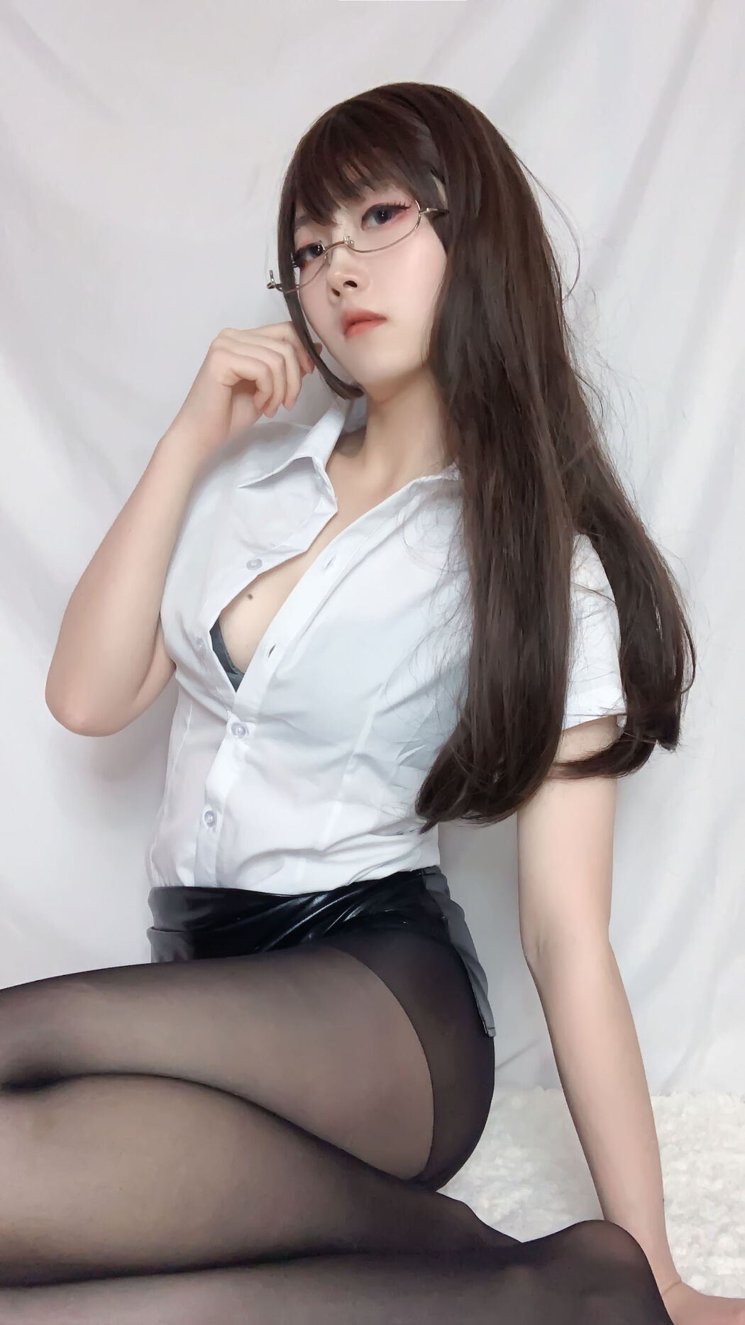 [Internet celebrity COSER photo] Bai Lu is very white - OL classroom