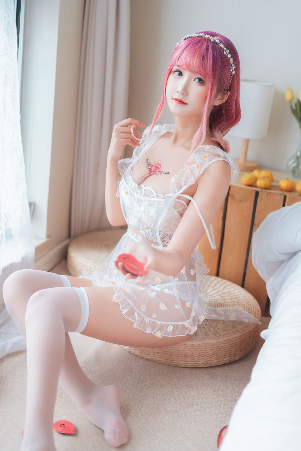 [Net Red COSER] Weibo Girl Three Degrees_69 - Daisy Apron