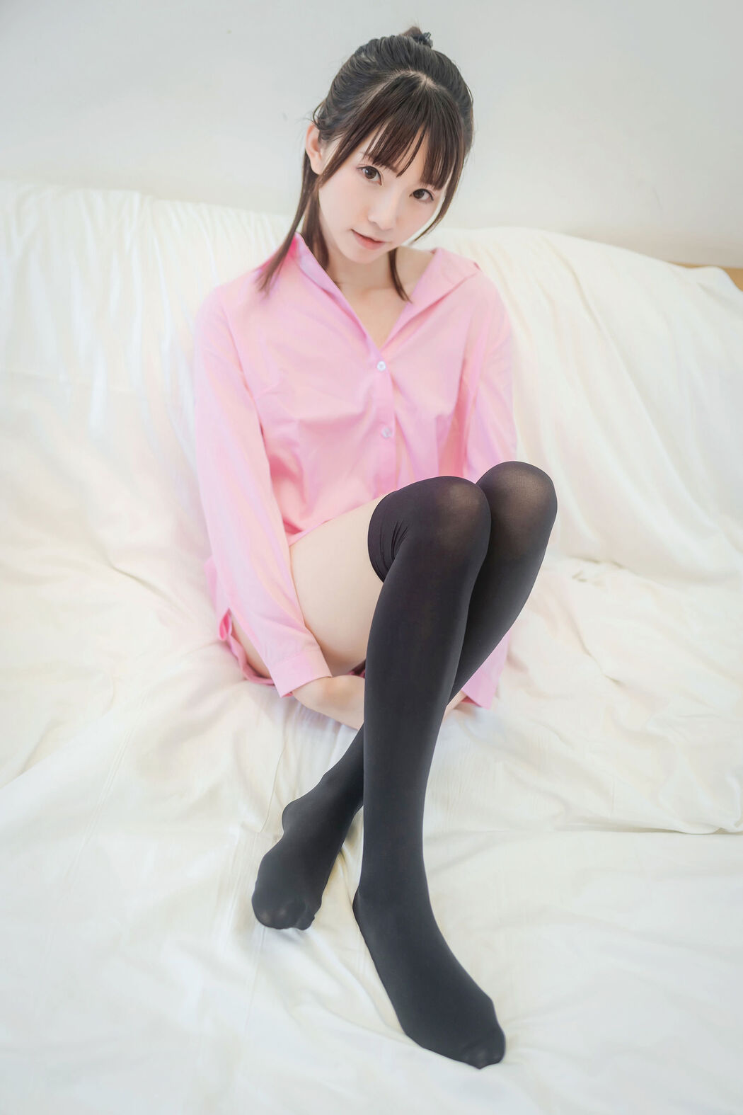 [Net Red COSER] Anime blogger Kitaro_ Kitaro - Pink Shirt