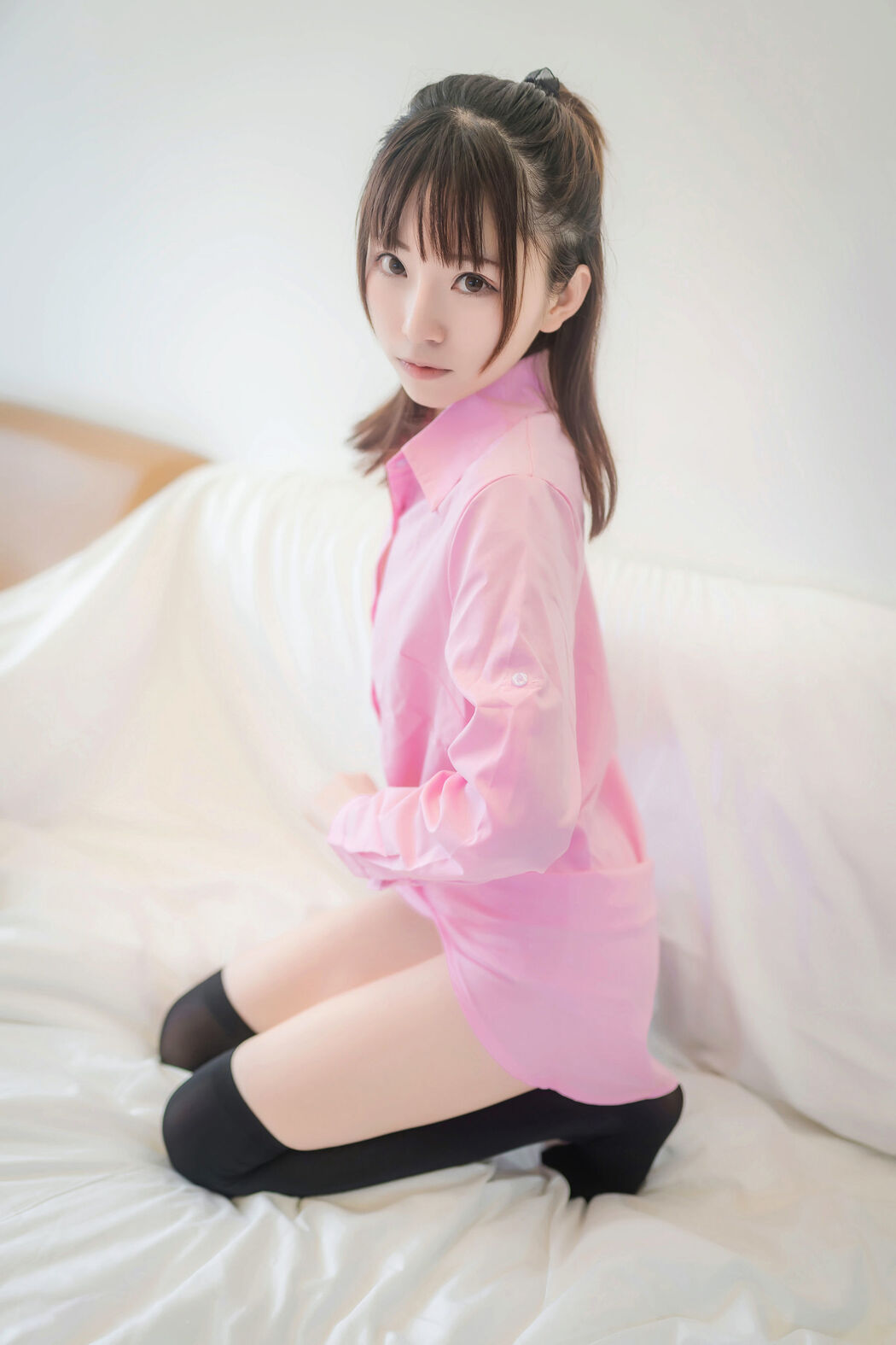 [Net Red COSER] Anime blogger Kitaro_ Kitaro - Pink Shirt
