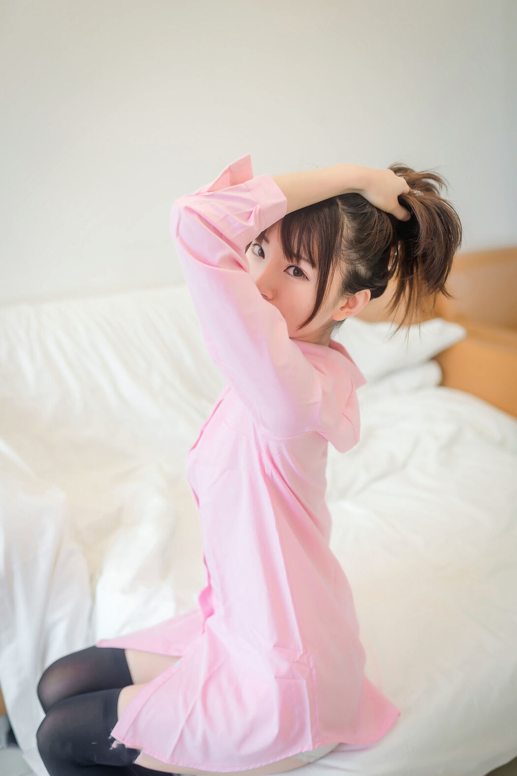 [Net Red COSER] Anime blogger Kitaro_ Kitaro - Pink Shirt