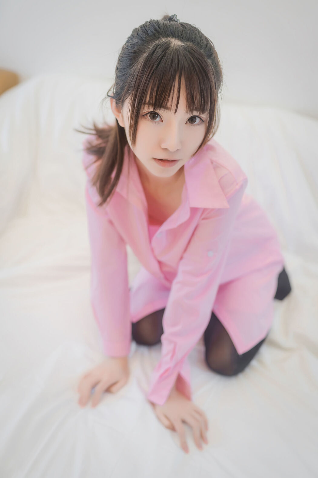 [Net Red COSER] Anime blogger Kitaro_ Kitaro - Pink Shirt