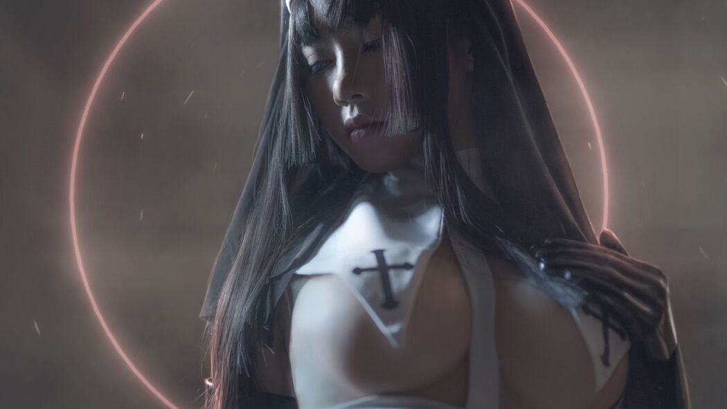 [Internet celebrity COSER photo] Anime blogger uki rainy season - nun black gel coat