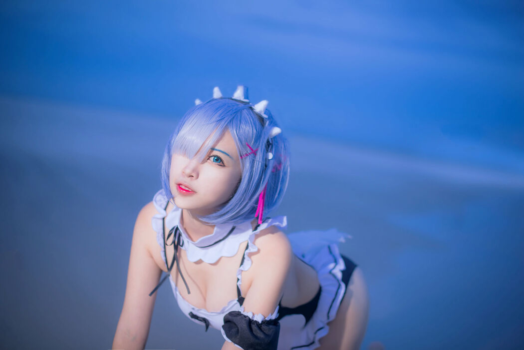 [Cosplay Photo] Popular Coser Nizo Nisa - Rem Swimsuit