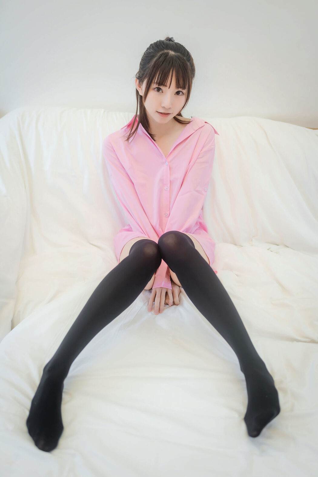 [Net Red COSER] Anime blogger Kitaro_ Kitaro - Pink Shirt