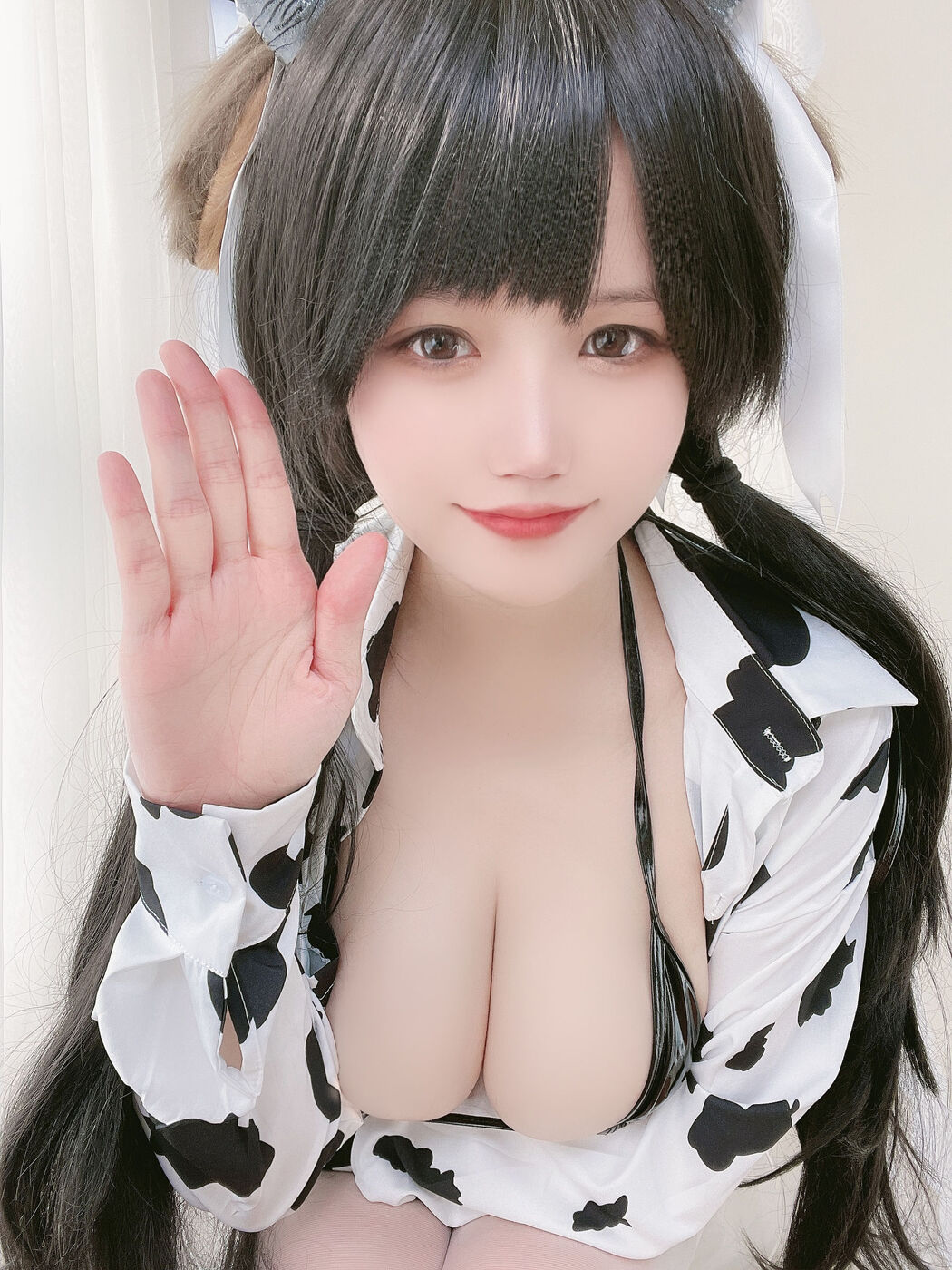 [Net Red COSER Photo] Anime blogger Ogura Chiyo w-Cow Shirt