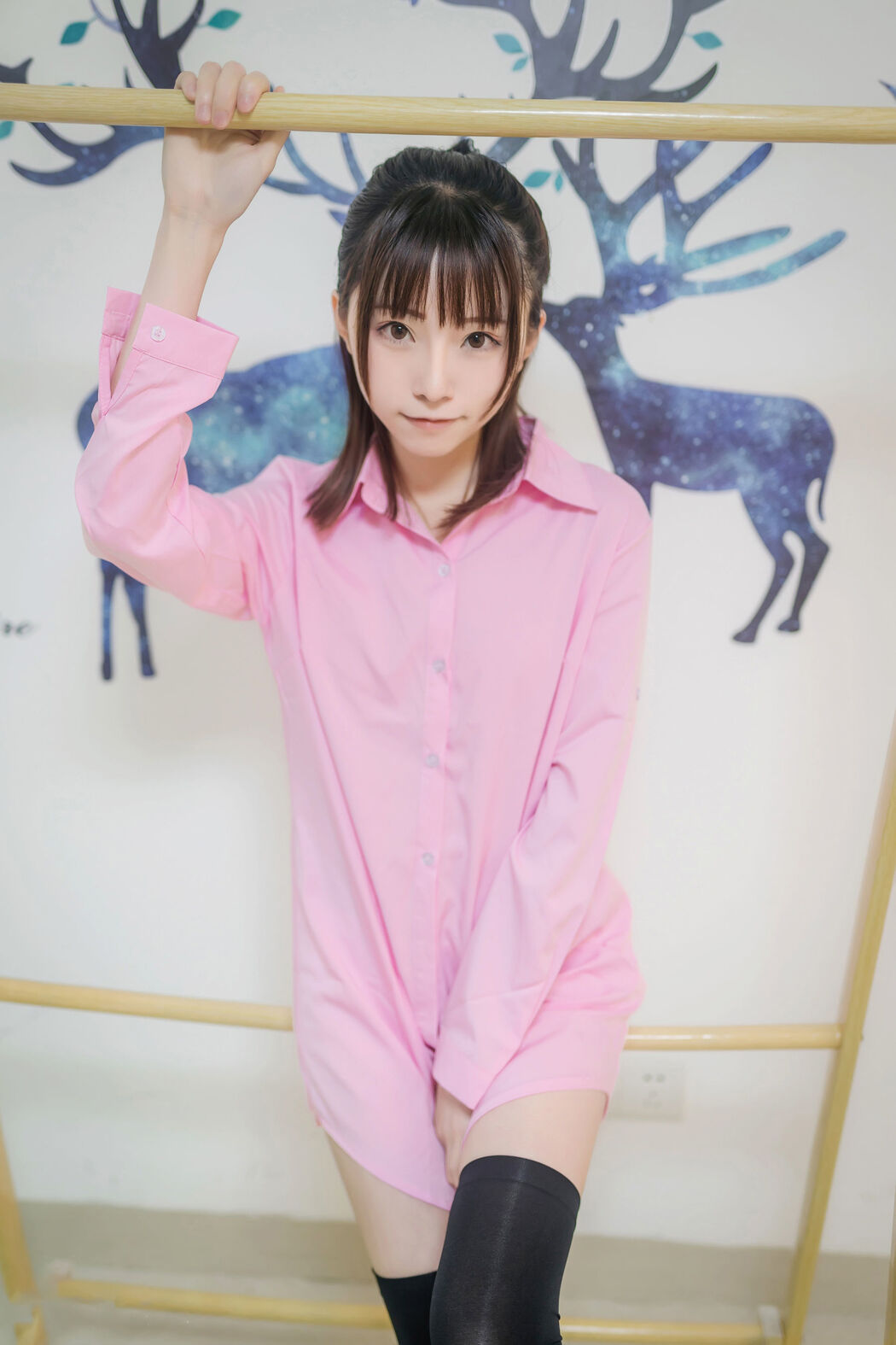 [Net Red COSER] Anime blogger Kitaro_ Kitaro - Pink Shirt
