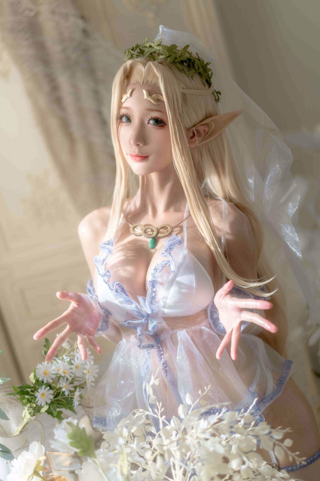 [Net Red COSER Photo] Anime Blogger Stupid Momo - White Elf Wedding Dress