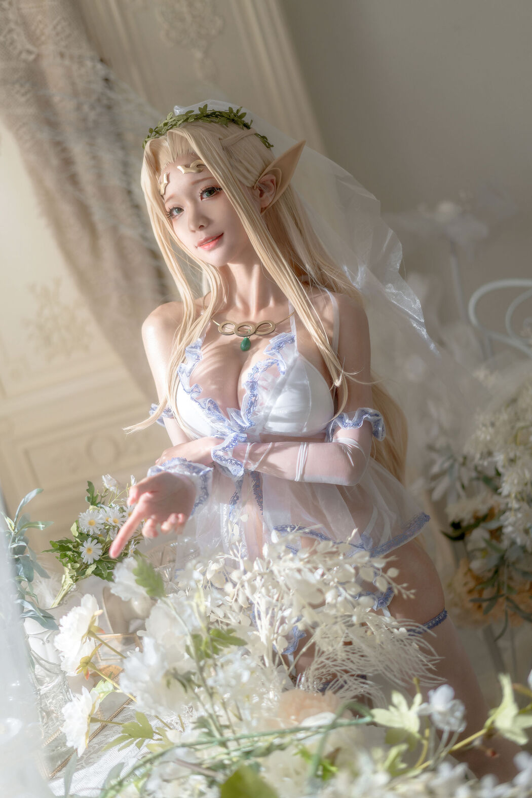 [Net Red COSER Photo] Anime Blogger Stupid Momo - White Elf Wedding Dress