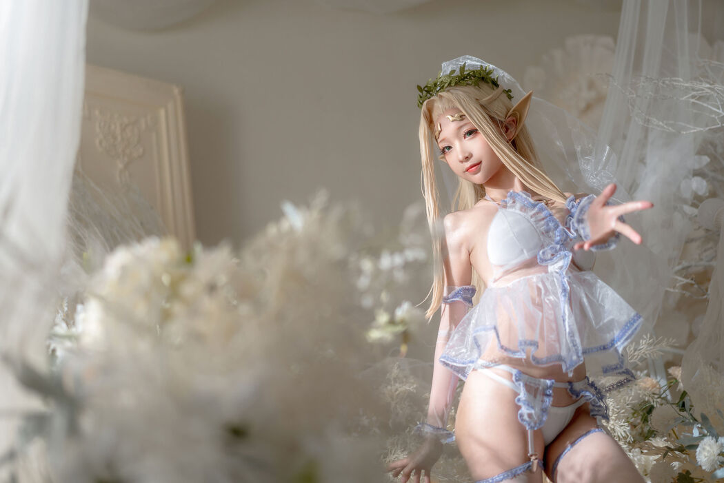 [Net Red COSER Photo] Anime Blogger Stupid Momo - White Elf Wedding Dress