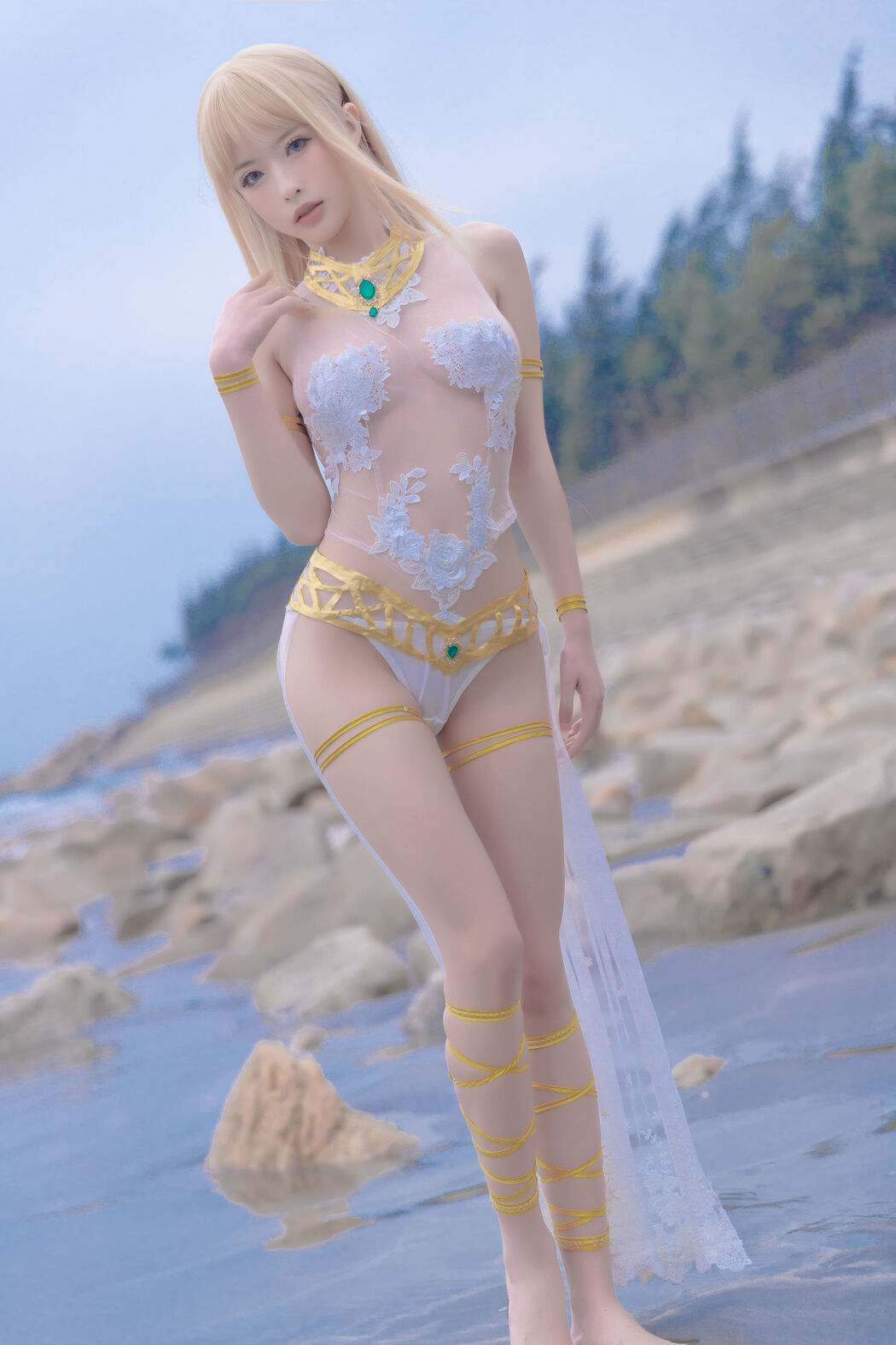 [Net Red COSER Photo] Stunning Shimizu Yuno-Marie Rose White Swimsuit