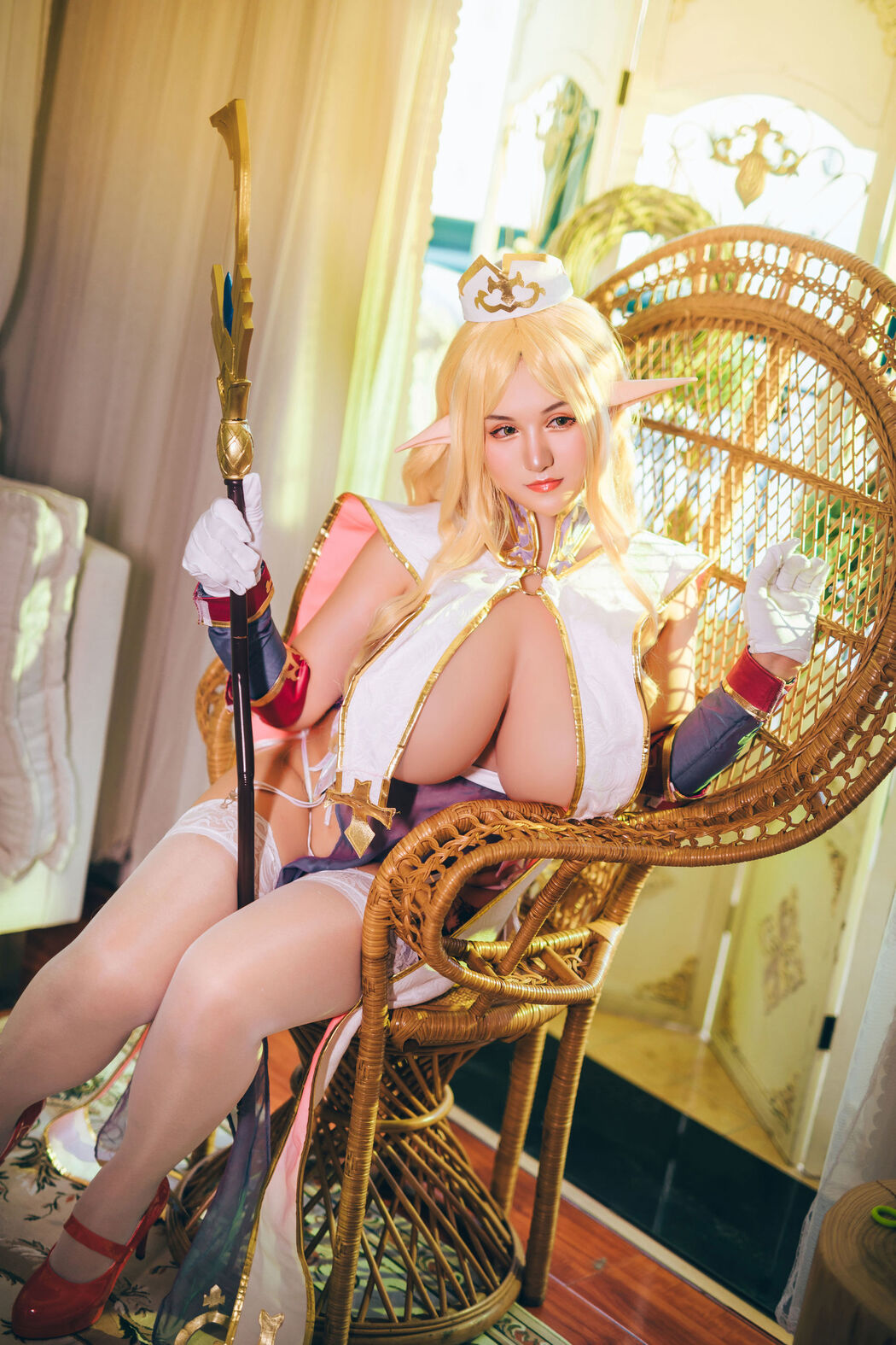 [Internet celebrity COSER photo] Xia Gege doesn't want to get up - Elf Village Priscilla