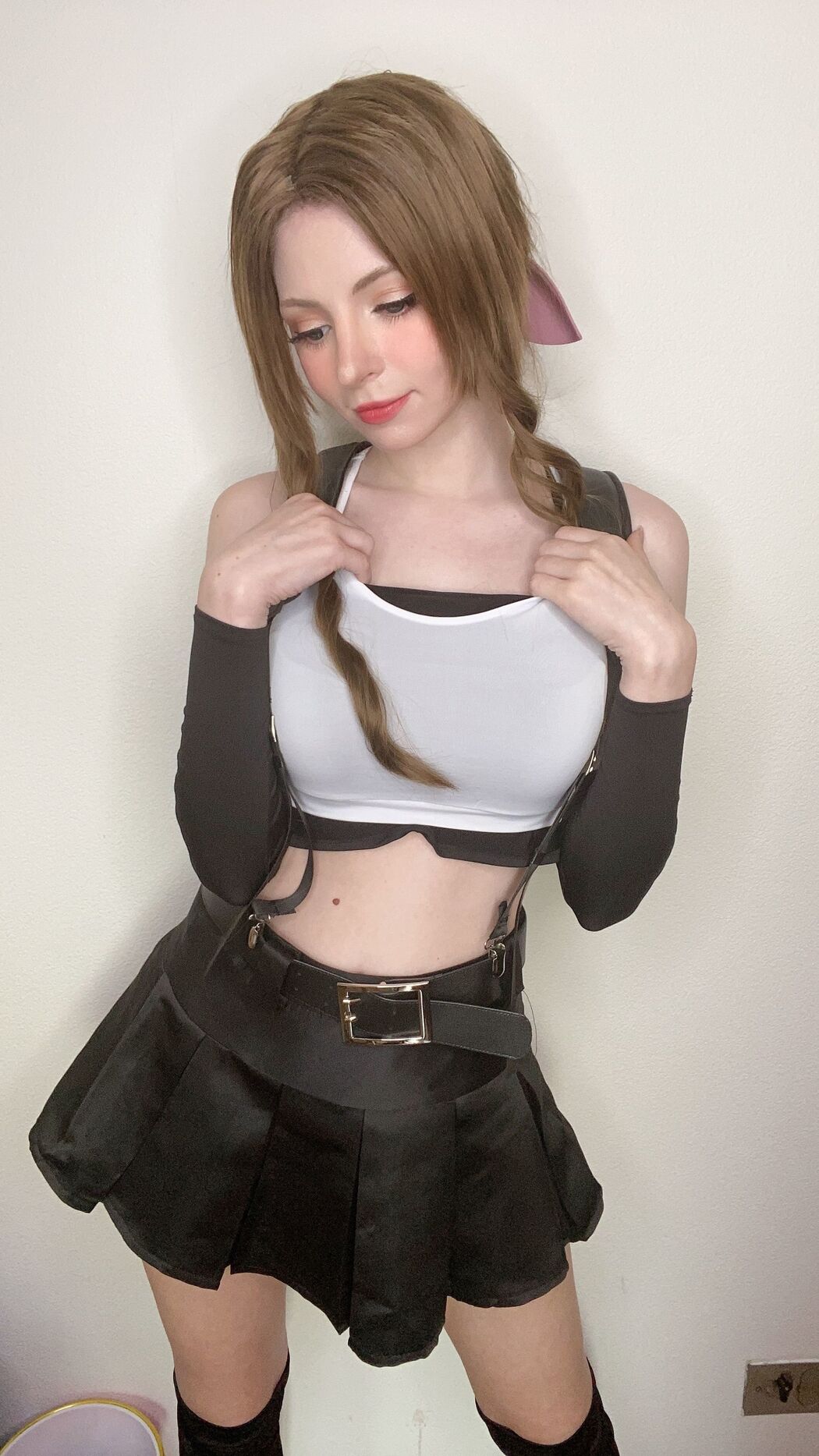 [Net Red COSER Photo] Peach milky - Aerith Tifa Swap