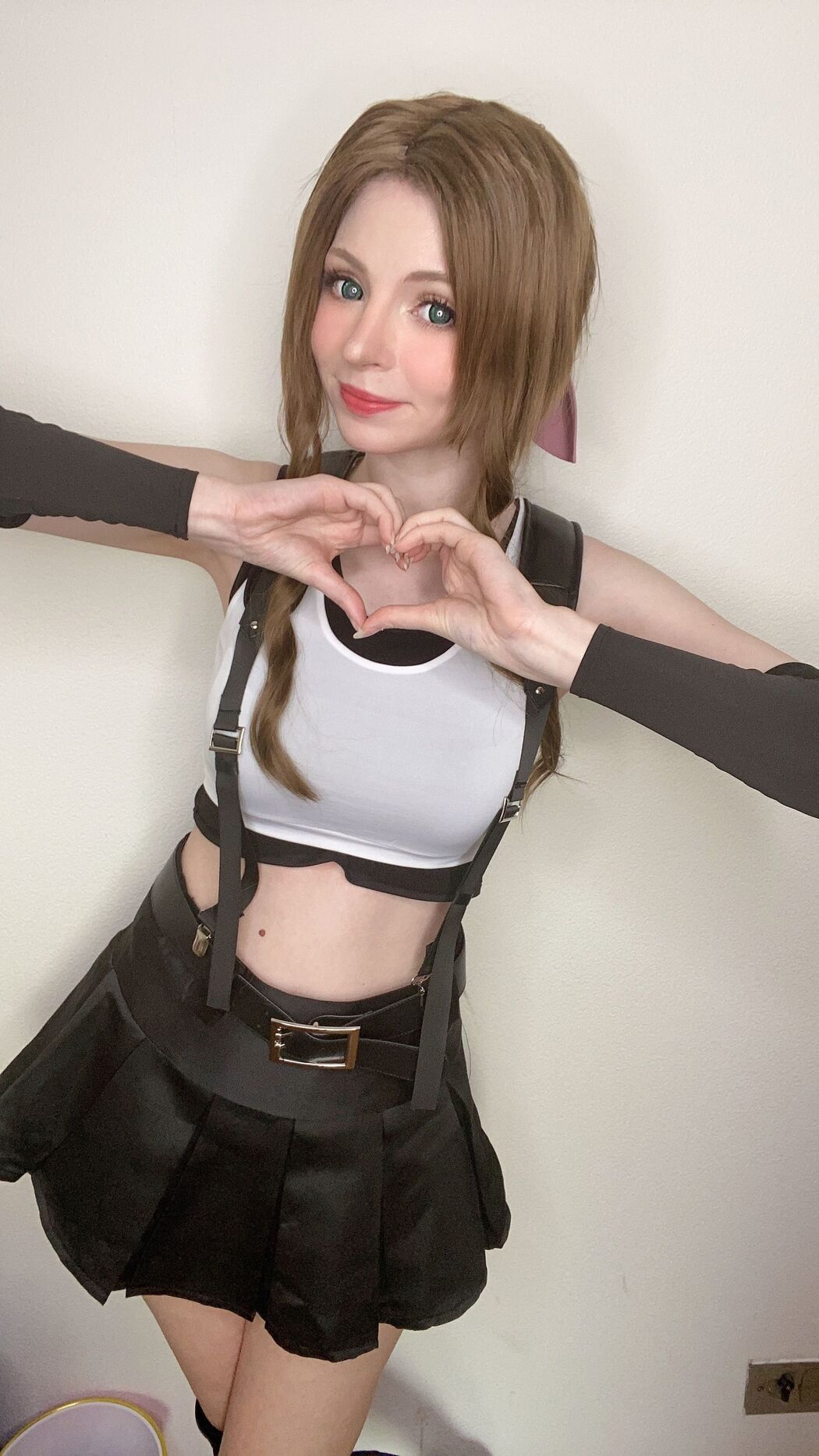 [Net Red COSER Photo] Peach milky - Aerith Tifa Swap