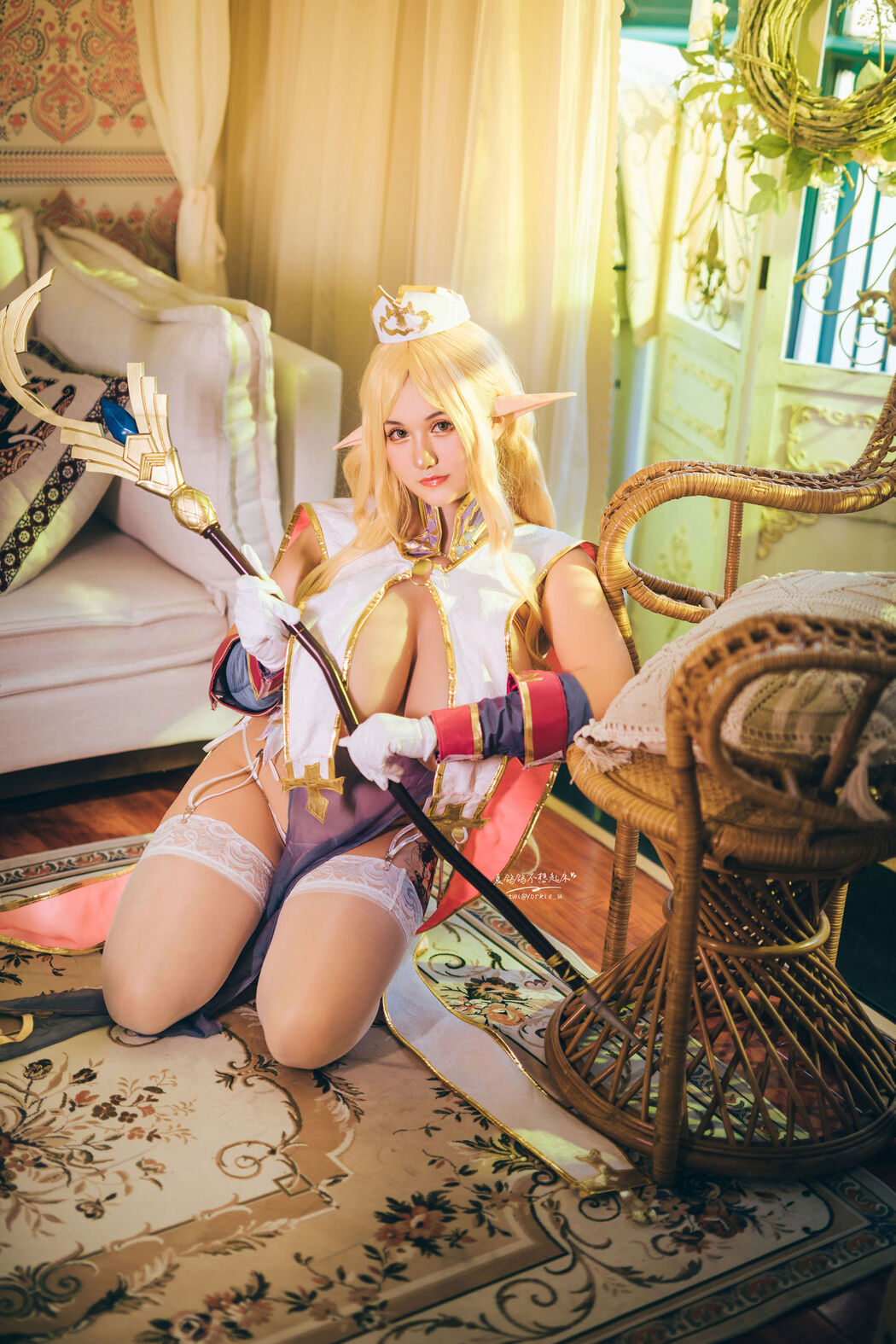 [Internet celebrity COSER photo] Xia Gege doesn't want to get up - Elf Village Priscilla