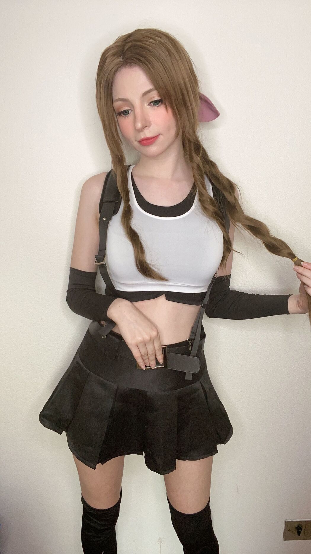 [Net Red COSER Photo] Peach milky - Aerith Tifa Swap