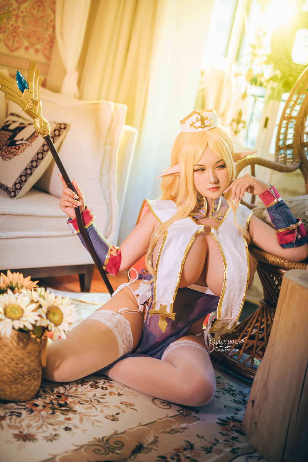 [Internet celebrity COSER photo] Xia Gege doesn't want to get up - Elf Village Priscilla