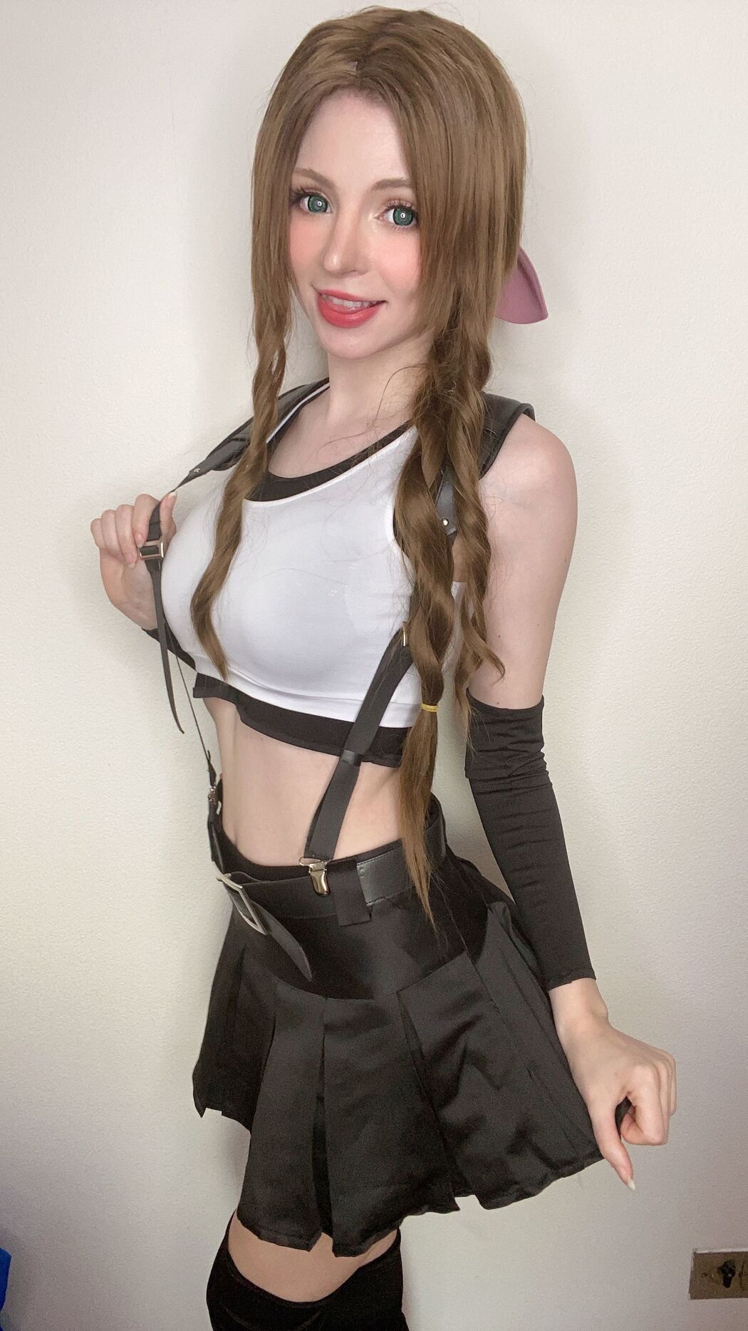 [Net Red COSER Photo] Peach milky - Aerith Tifa Swap