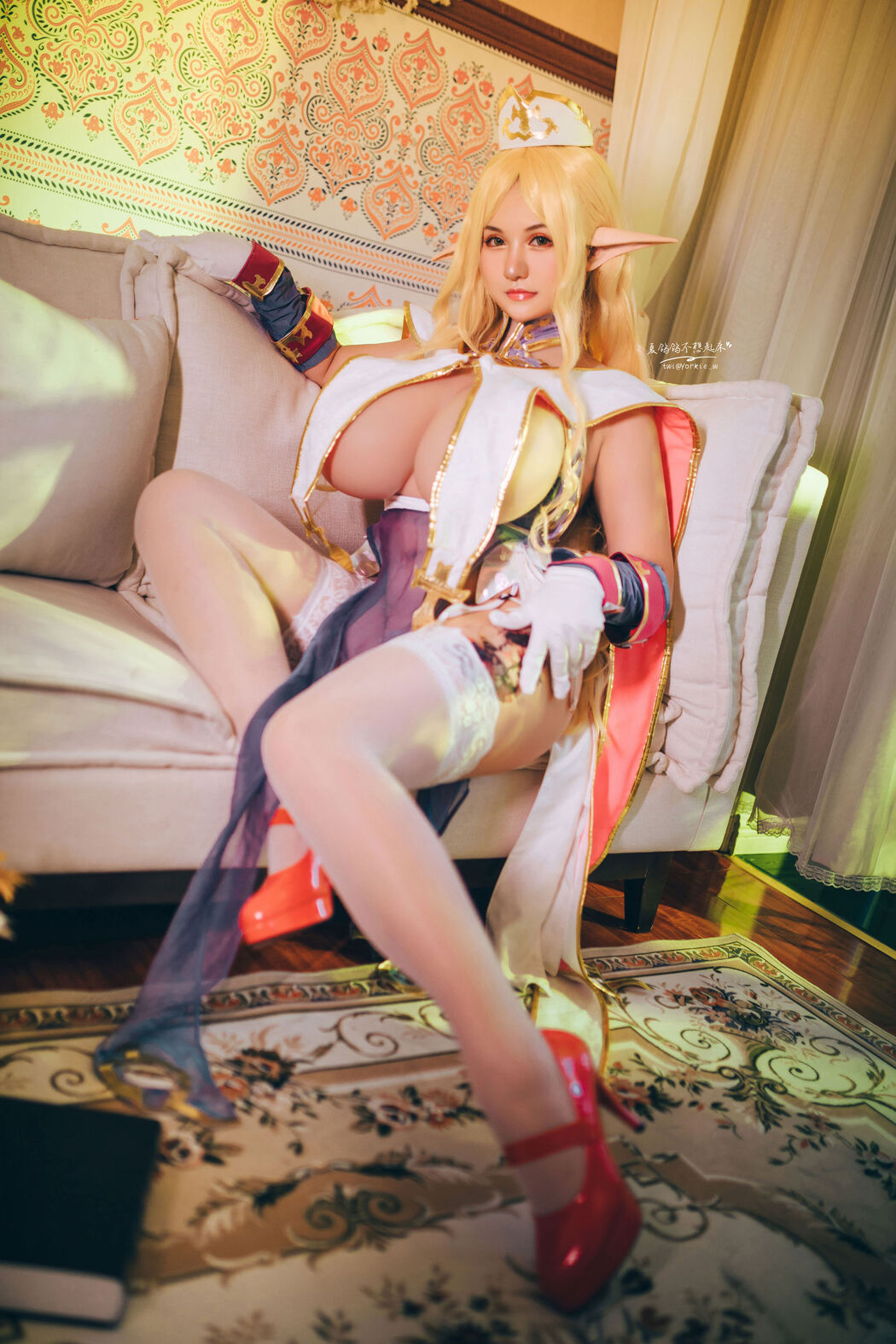 [Internet celebrity COSER photo] Xia Gege doesn't want to get up - Elf Village Priscilla