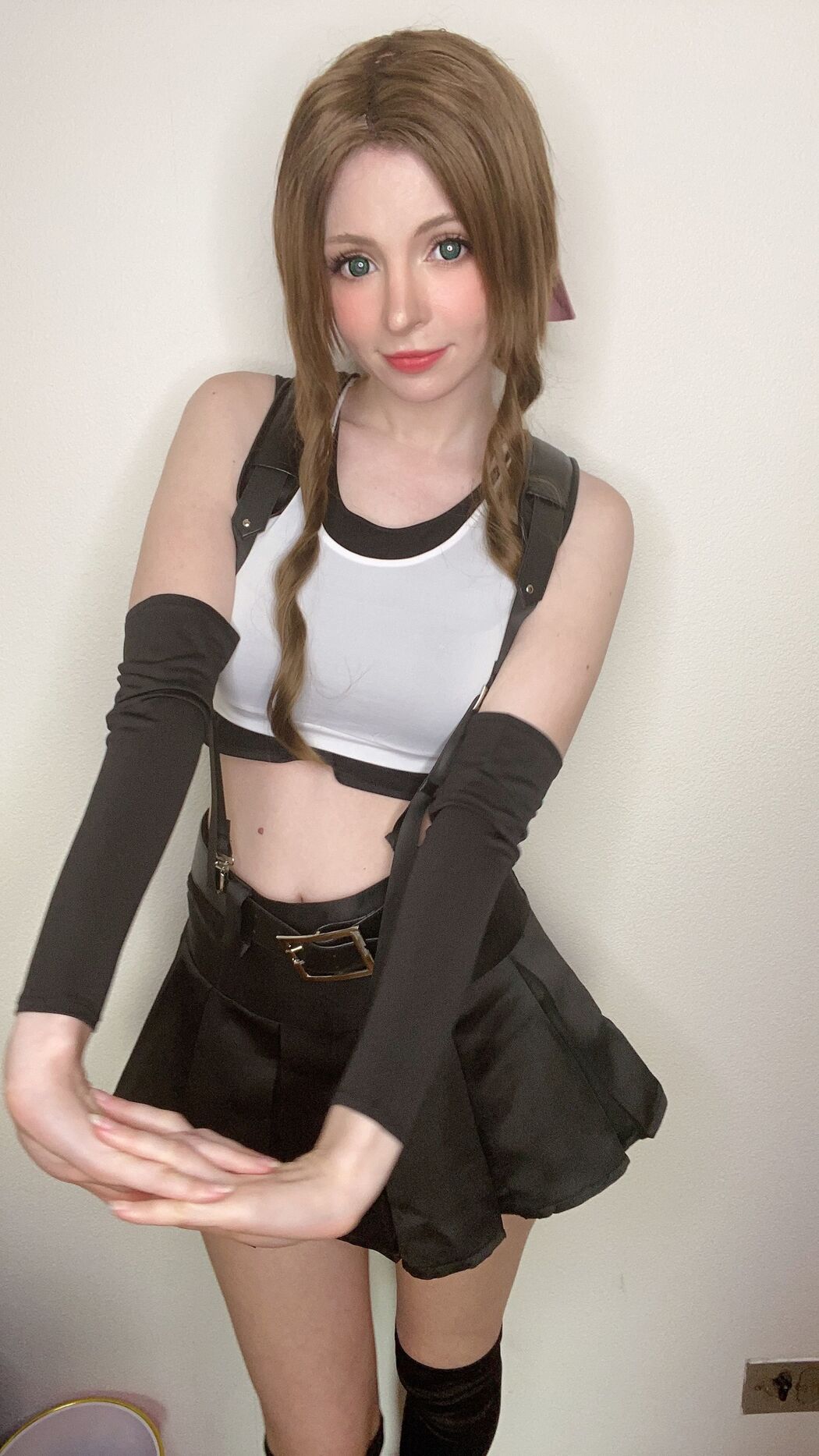 [Net Red COSER Photo] Peach milky - Aerith Tifa Swap