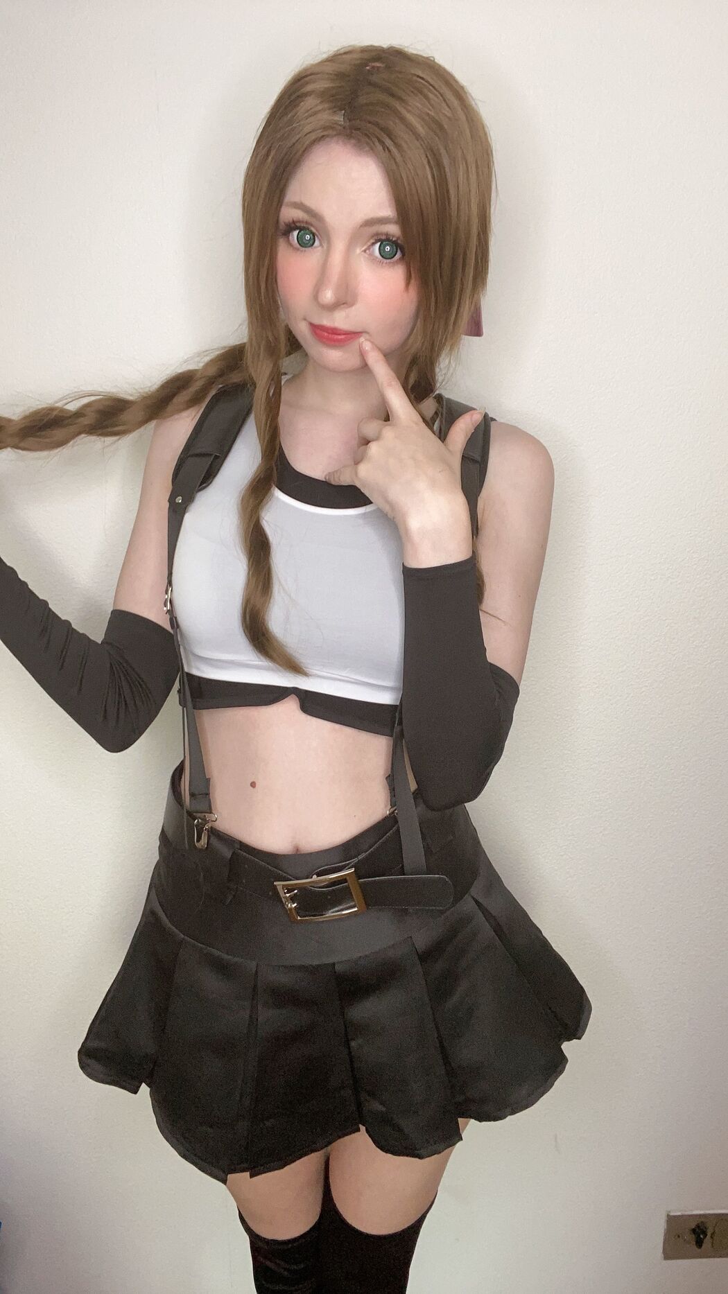 [Net Red COSER Photo] Peach milky - Aerith Tifa Swap