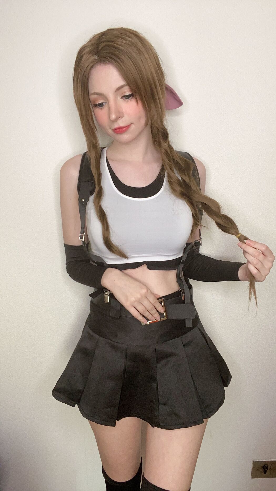 [Net Red COSER Photo] Peach milky - Aerith Tifa Swap