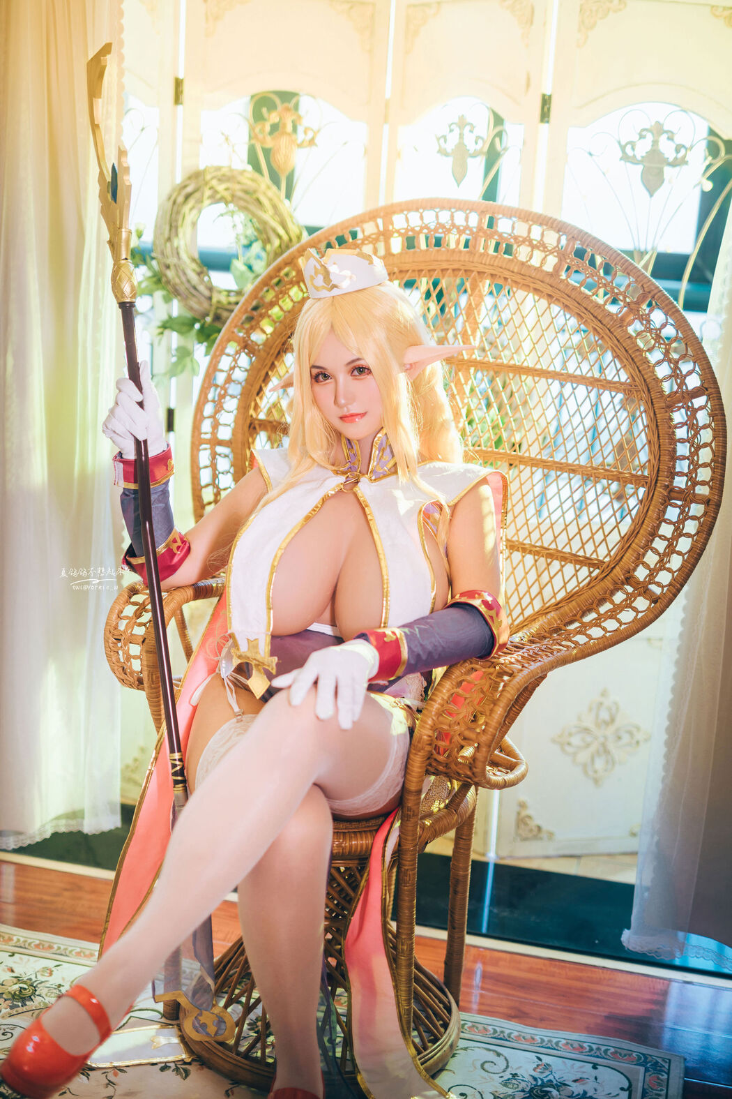 [Internet celebrity COSER photo] Xia Gege doesn't want to get up - Elf Village Priscilla