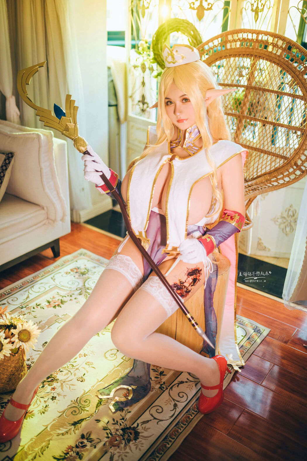 [Internet celebrity COSER photo] Xia Gege doesn't want to get up - Elf Village Priscilla