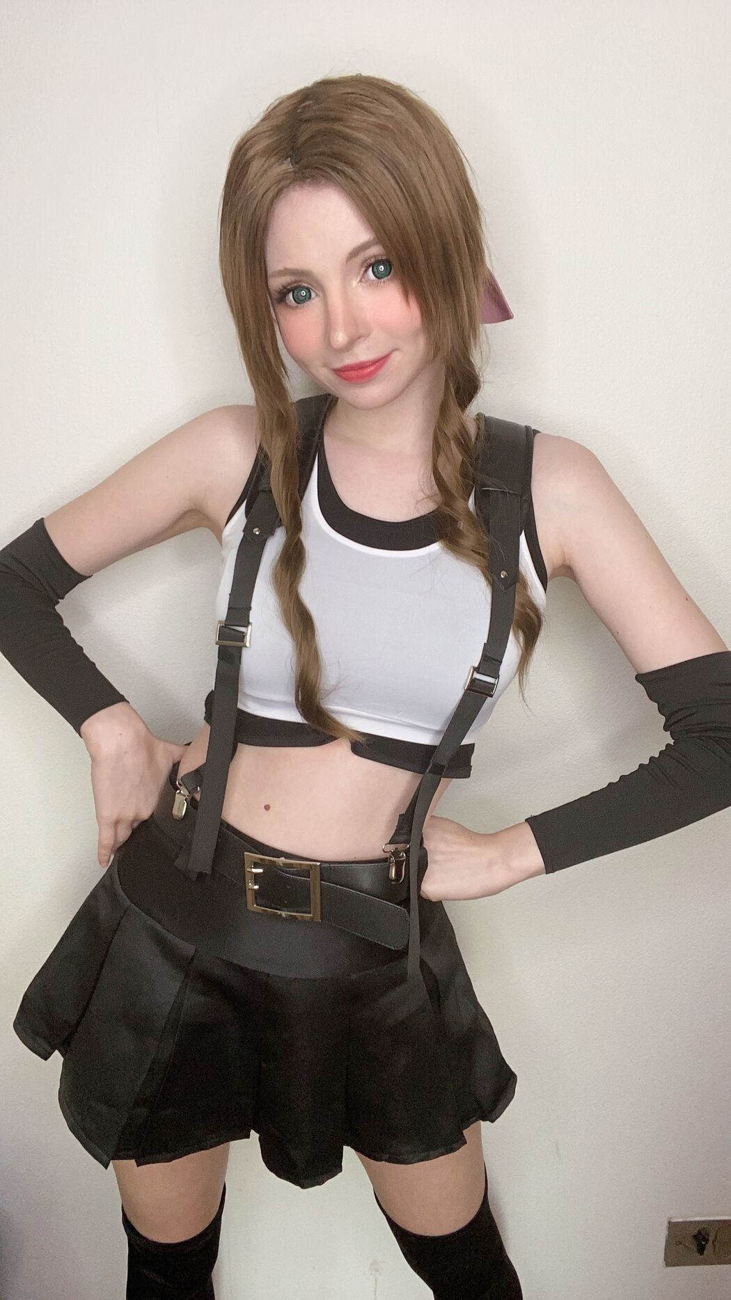 [Net Red COSER Photo] Peach milky - Aerith Tifa Swap