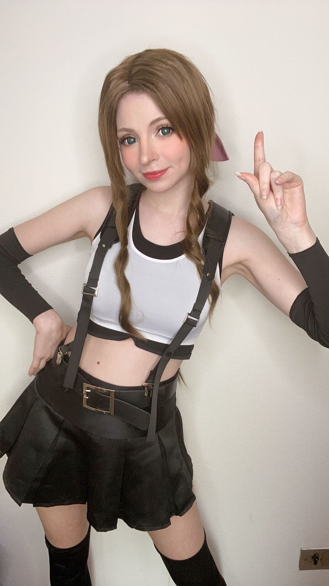 [Net Red COSER Photo] Peach milky - Aerith Tifa Swap