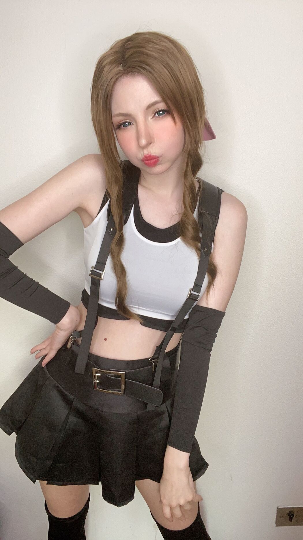 [Net Red COSER Photo] Peach milky - Aerith Tifa Swap