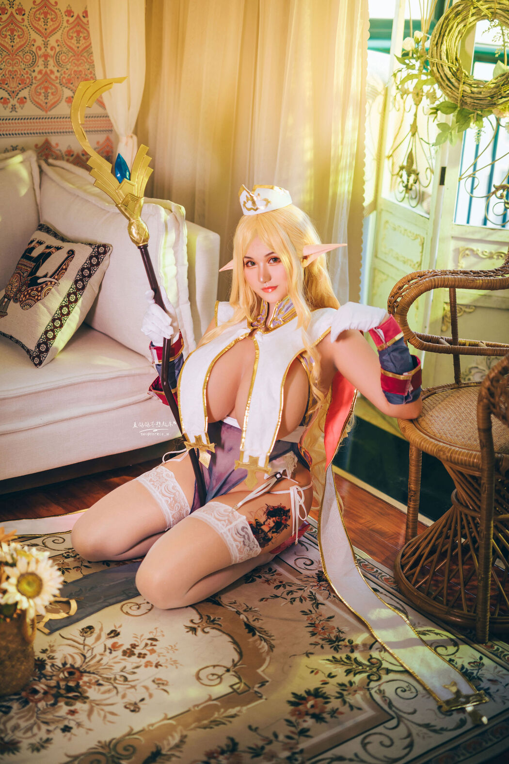 [Internet celebrity COSER photo] Xia Gege doesn't want to get up - Elf Village Priscilla