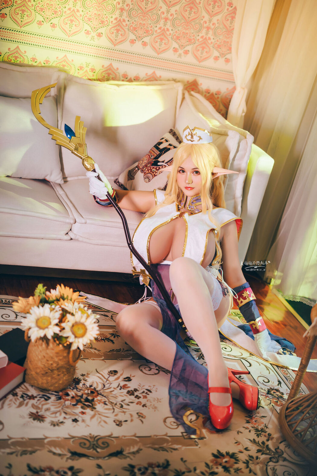 [Internet celebrity COSER photo] Xia Gege doesn't want to get up - Elf Village Priscilla