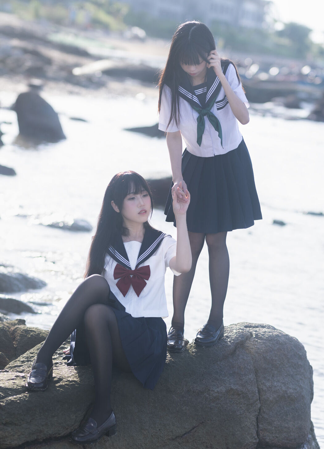 Coser@不呆猫 And 三無人型 – 水手服百合黑丝