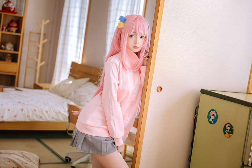 Coser@日奈娇 – 小孤独 Part1