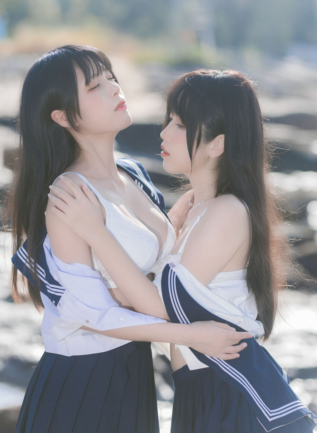 Coser@不呆猫 And 三無人型 – 水手服百合黑丝