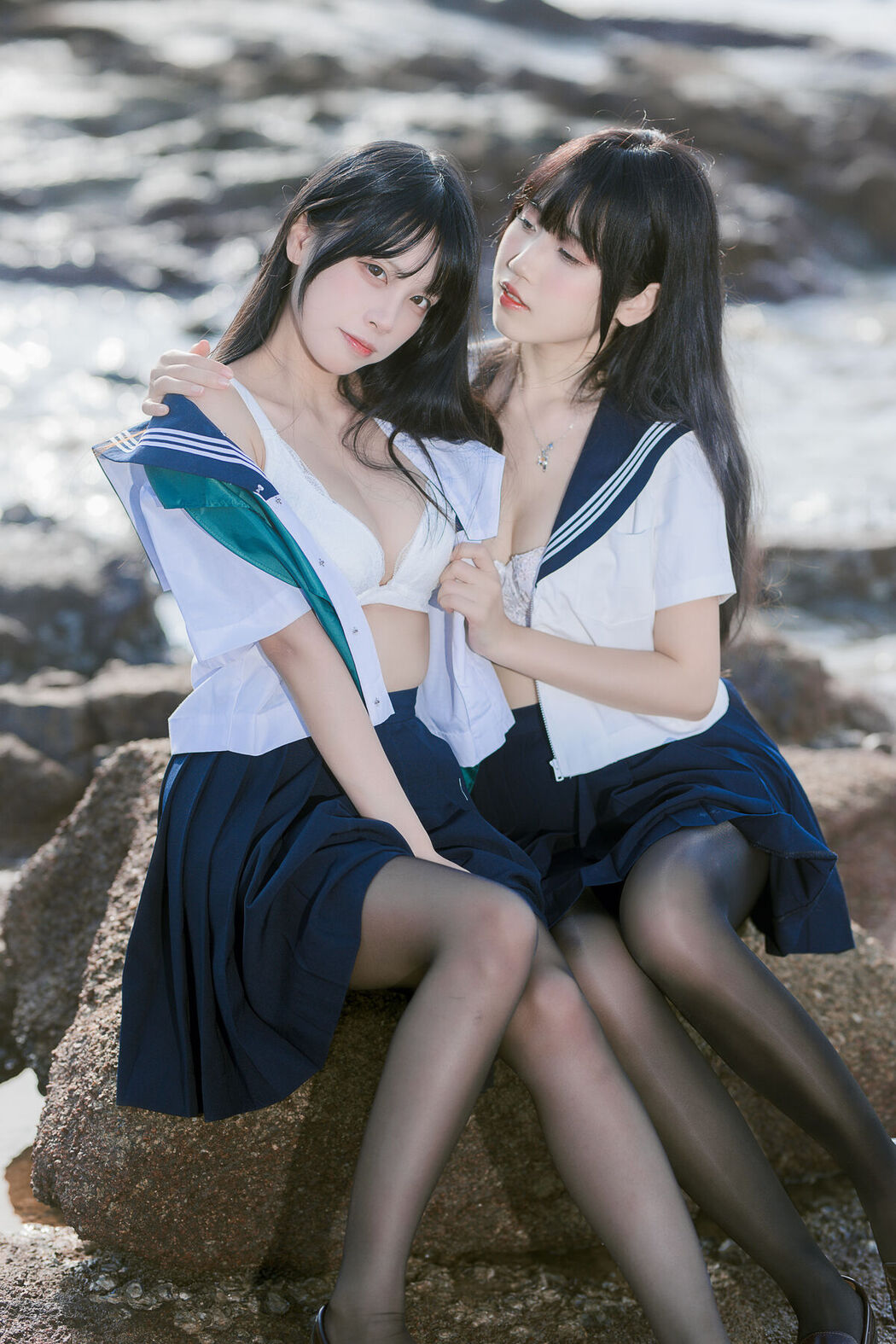 Coser@不呆猫 And 三無人型 – 水手服百合黑丝