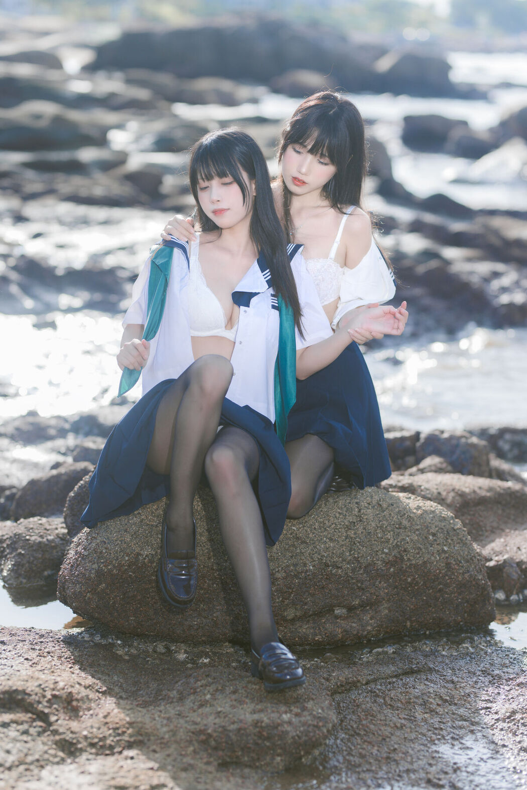 Coser@不呆猫 And 三無人型 – 水手服百合黑丝