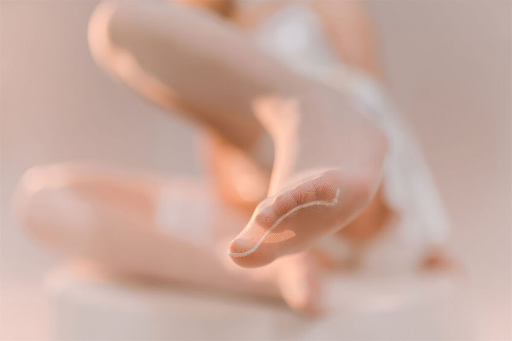 Coser@花铃 – 纯白小花嫁