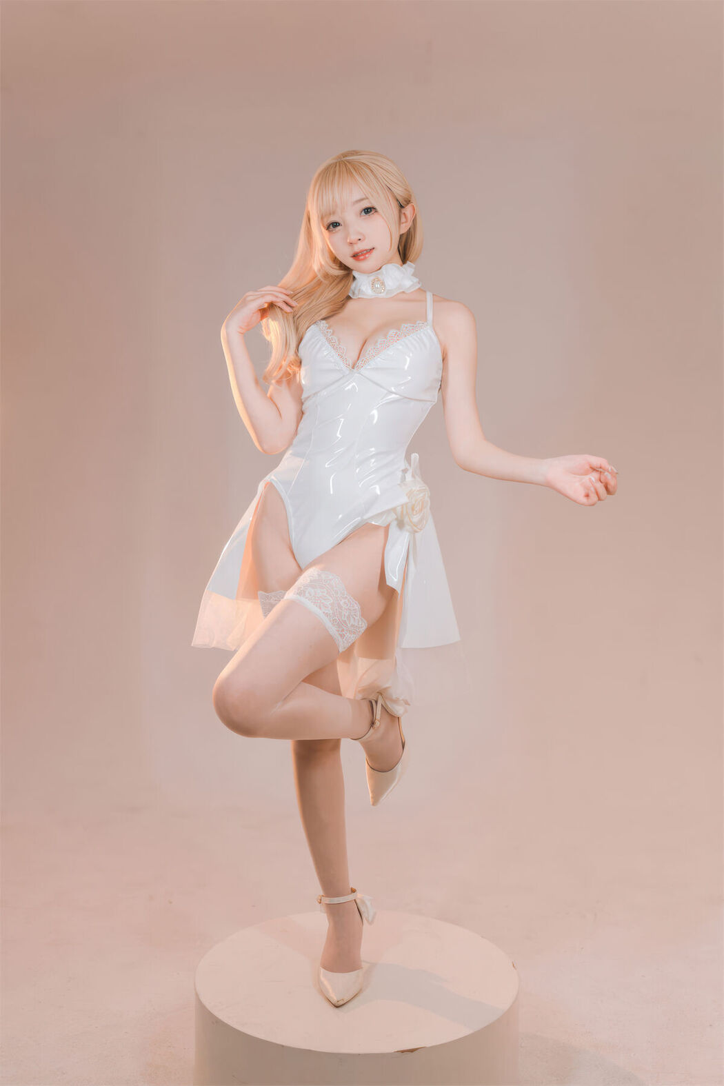 Coser@花铃 – 纯白小花嫁