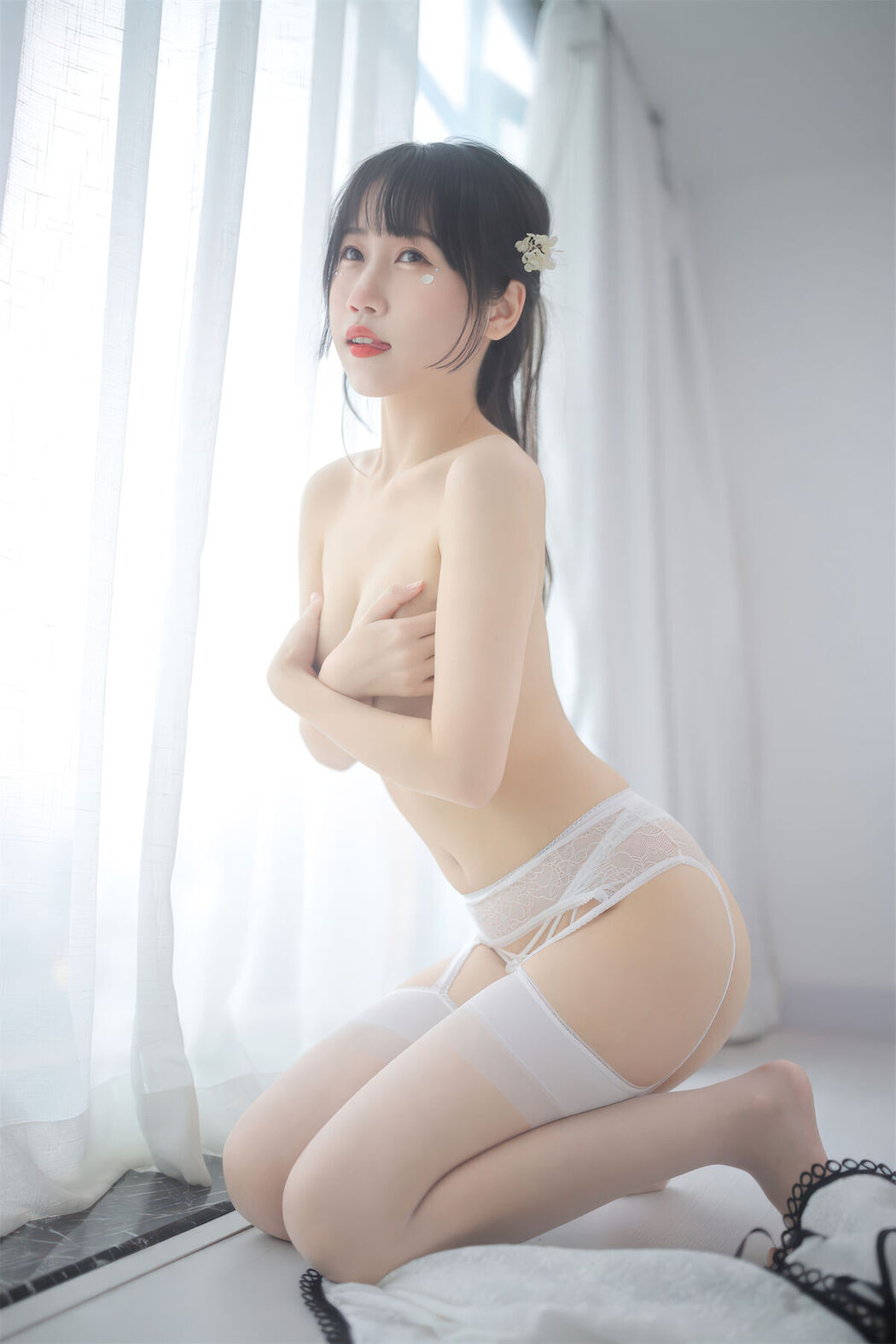 Coser@不呆猫 – 人妻白旗袍