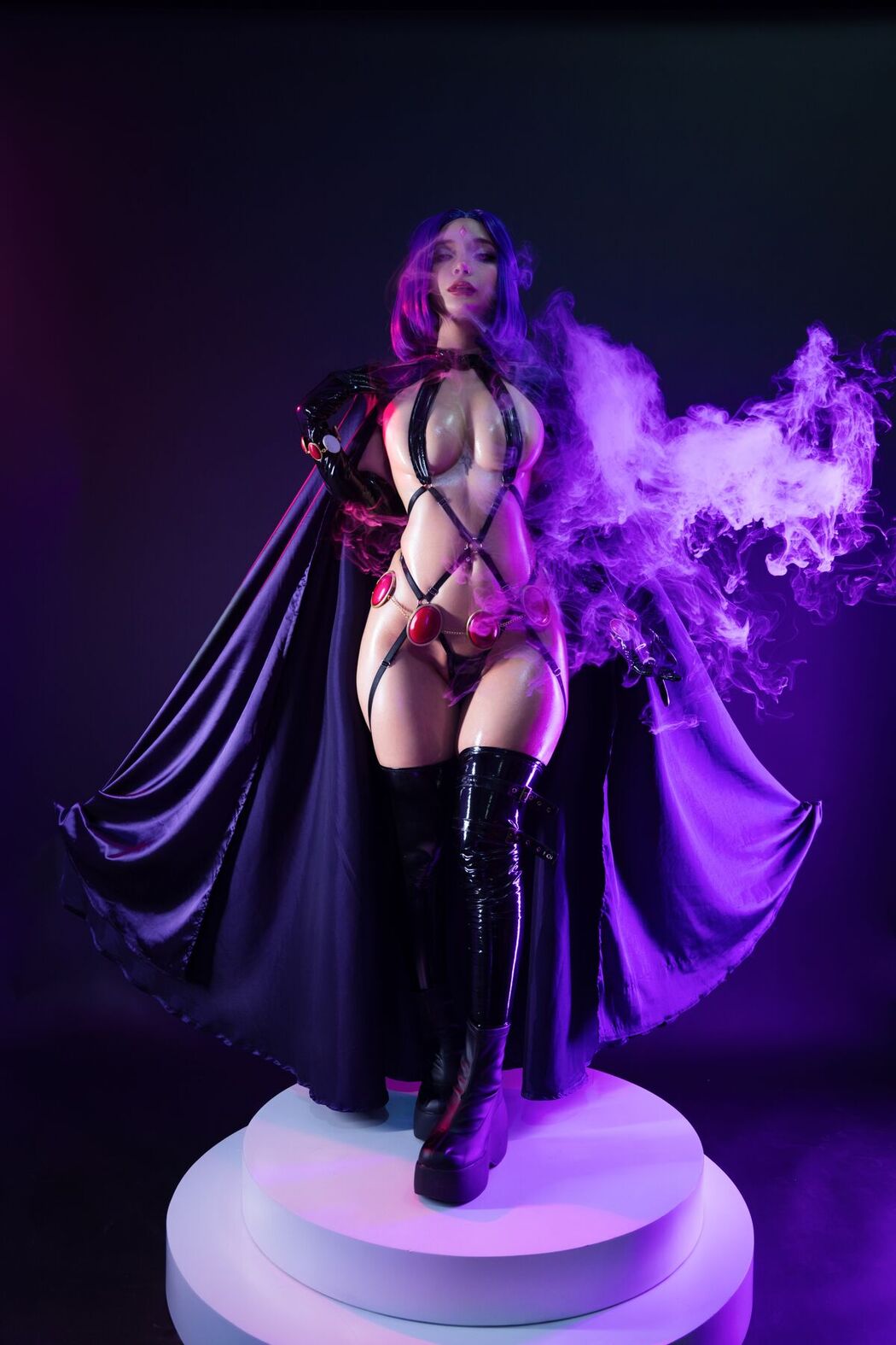 Coser@UmekoJ – Raven Latex Lingerie Part1