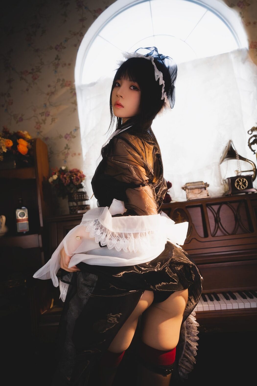 Coser@桜桃喵 – 透明女仆