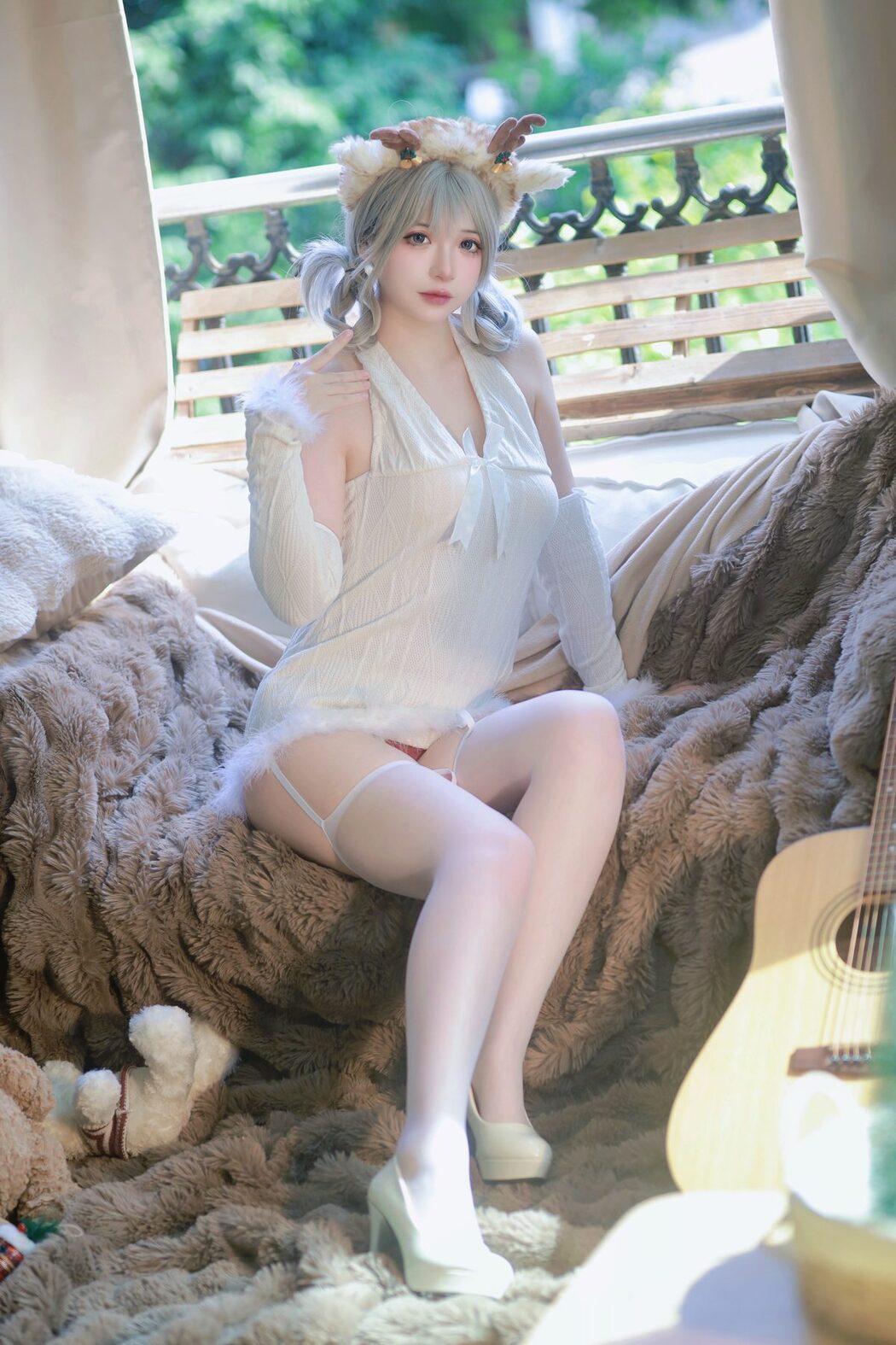 Coser@疯猫ss – 圣诞特典And白色毛衣 Part1