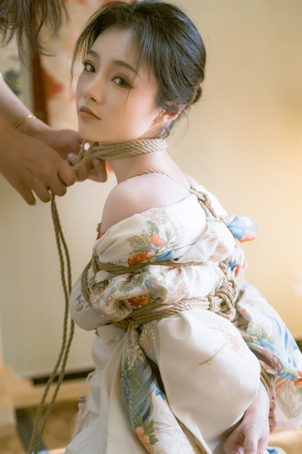 Coser@桃良阿宅 – 紧缚