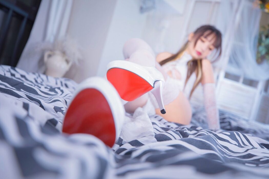 Coser@神楽坂真冬 Vol.068 绝对企画-黑白旗袍 風と月 Part2