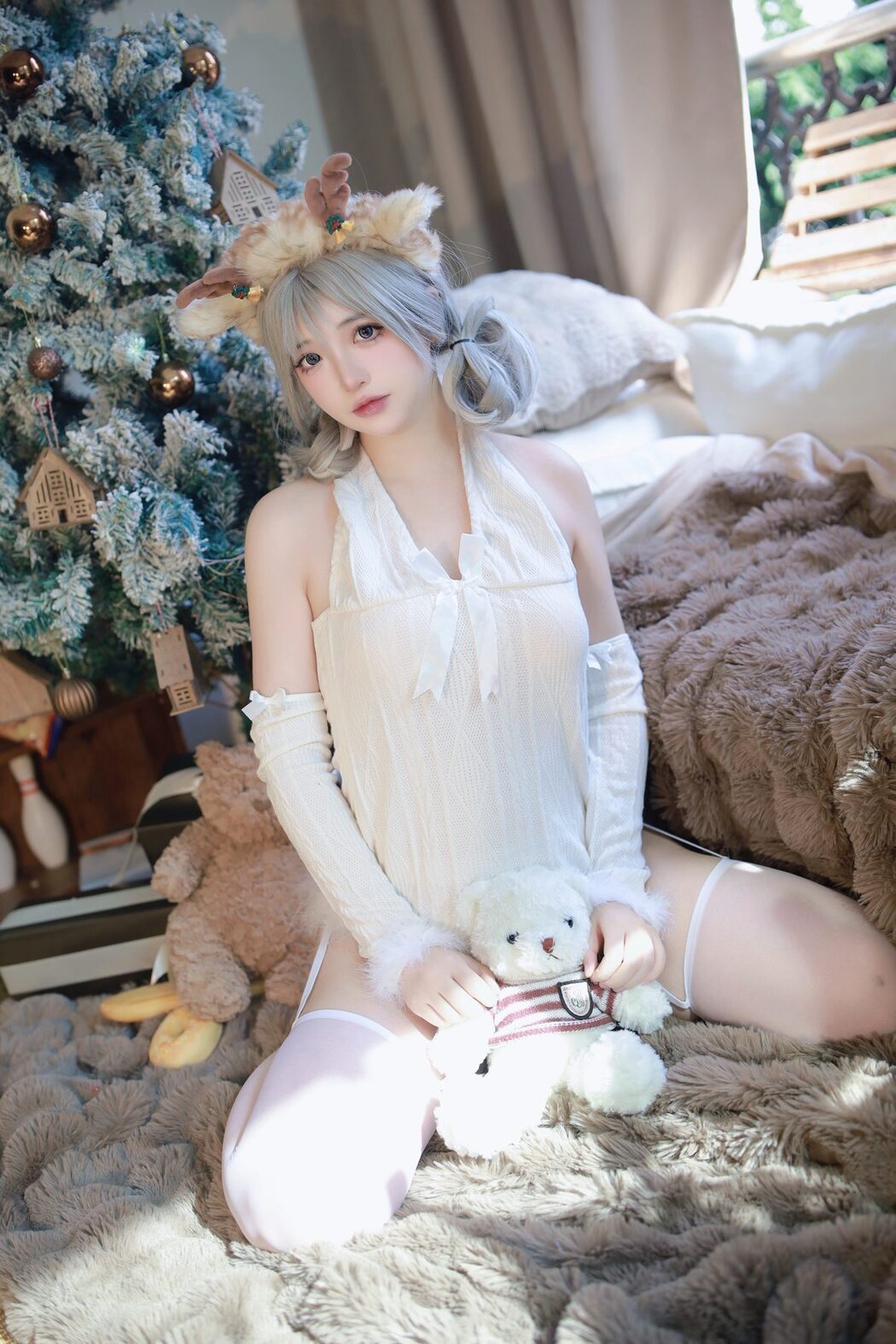 Coser@疯猫ss – 圣诞特典And白色毛衣 Part1