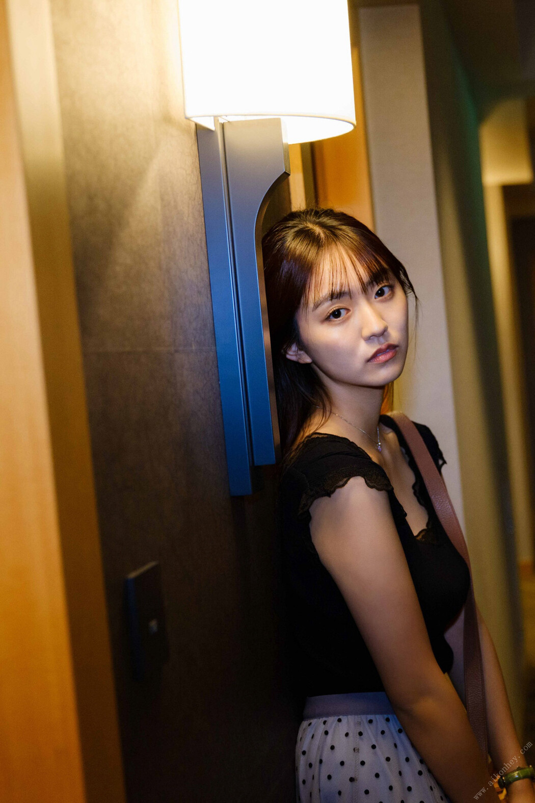 Runa Toyoda 豊田ルナ, ＦＲＩＤＡＹデジタル写真集 「オトナのスイートルーム」 Set.03 Cover Photo