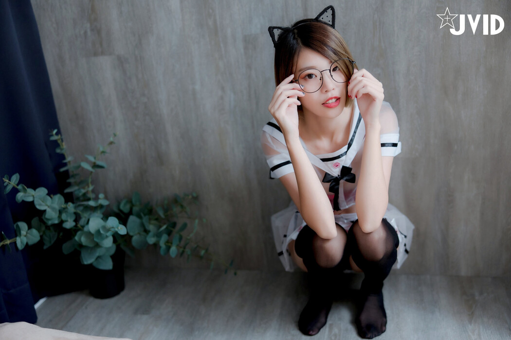 JVID精品 全空寫真優惠大放送 高挑女孩玩野球拳輸的脫一件 Set.02